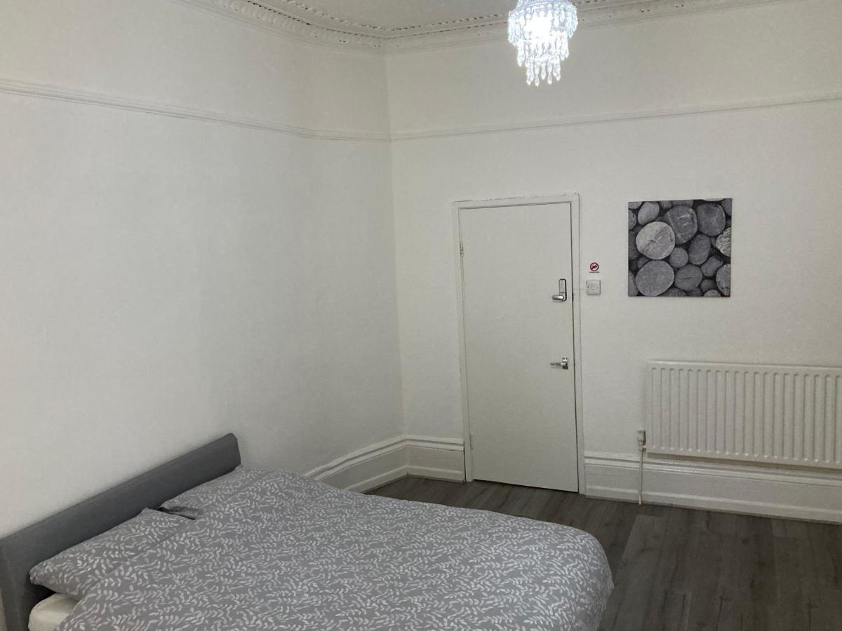 Chosen Rocky Lane Private Rooms Liverpool Ngoại thất bức ảnh